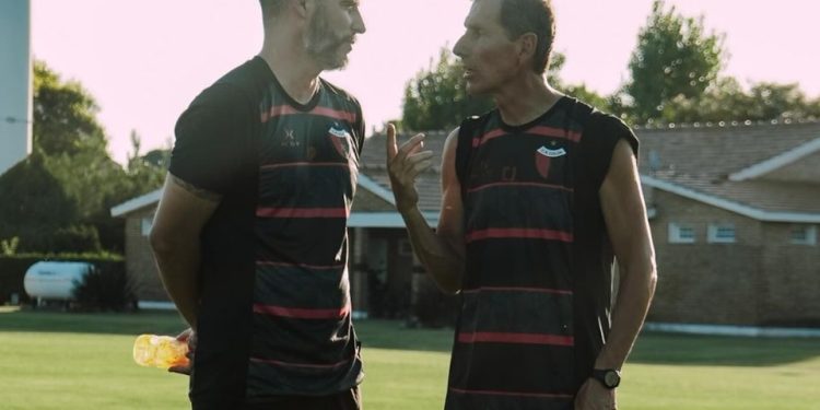 Pereyra comienza a definir los once para el estreno