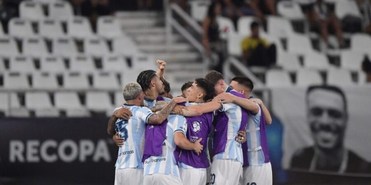 Racing también ganó en Brasil y es campeón de la Recopa