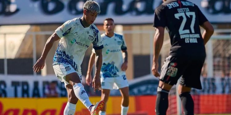 Riestra y Talleres abrieron la fecha con un empate sin goles