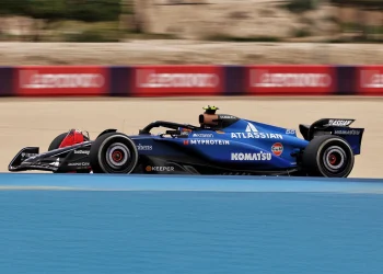 Sainz y Williams dominaron el segundo día de test de Fórmula 1 en Bahréin