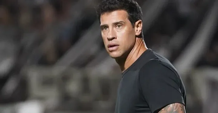 «Estoy con fuerzas para seguir siendo el DT de Vélez»
