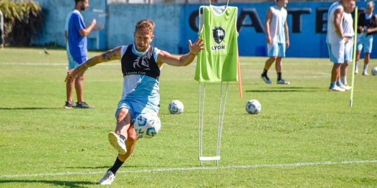 Con caras nueva llega Temperley a Santa Fe para jugar con Colón