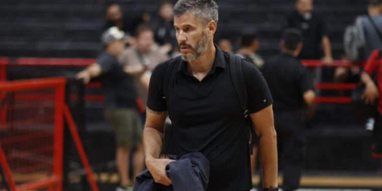 Los cuatro jugadores que descartó Pereyra para el choque del domingo