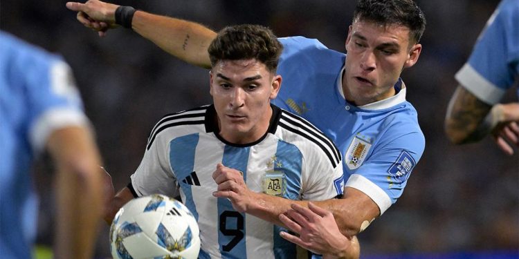 Argentina, sin Messi, afronta una visita de riesgo ante Uruguay