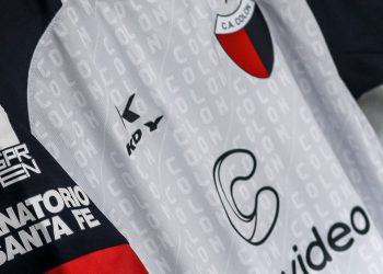 Colón estrena pilcha y así está el vestuario Sabalero