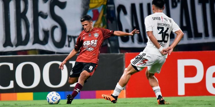 Central Córdoba no pudo con el duro Riestra