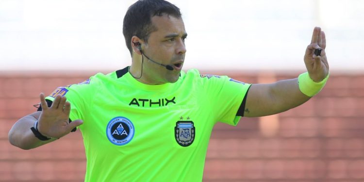 Colón y un polémico juez para su duelo ante Almirante Brown