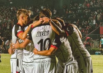 Colón volvió a festejar ante su gente por Bernardi y el Puma