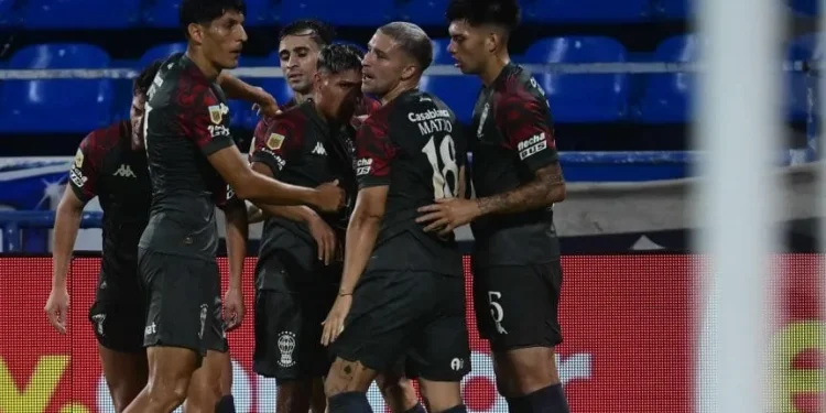 Huracán le dio el golpe de gracia a Sebastián Domínguez