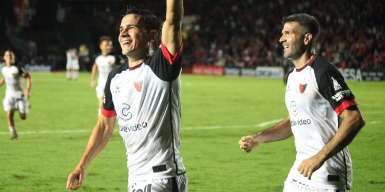 Colón, el que más sumó de los 36 equipos en 4 fechas