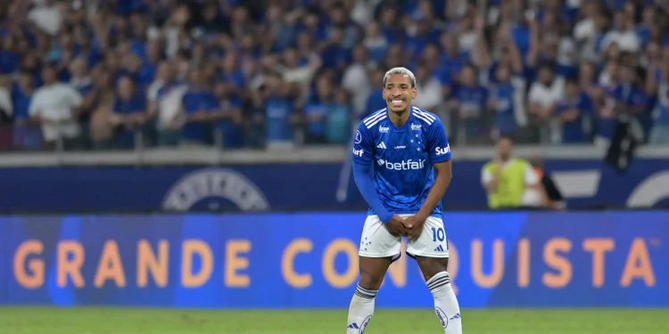 El motivo personal por el que una de las figuras de Cruzeiro no jugaría ante Unión