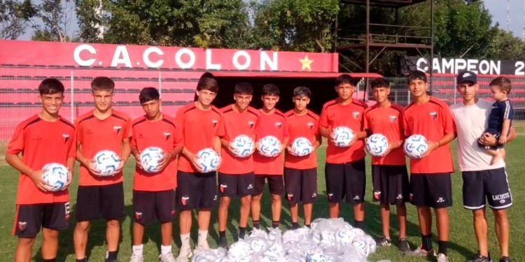 El gran gesto de un campeón Sabalero con las inferiores del club