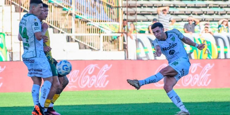 Entretenido empate 2 a 2 entre Aldosivi y Sarmiento en Mar del Plata