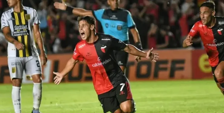 ST: Colón pierde con Mitre 1 a 0 y el partido sigue detenido por incidentes