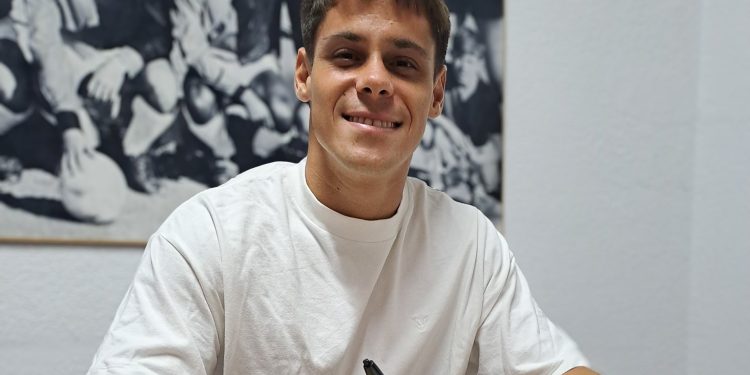 Colón anunció la renovación de contrato de Nicolás Talpone