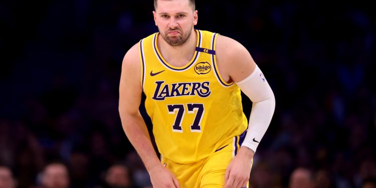 Luka Doncic dice que es 'triste' cómo Mavs GM Nico Harrison ha hablado sobre el comercio de los Lakers