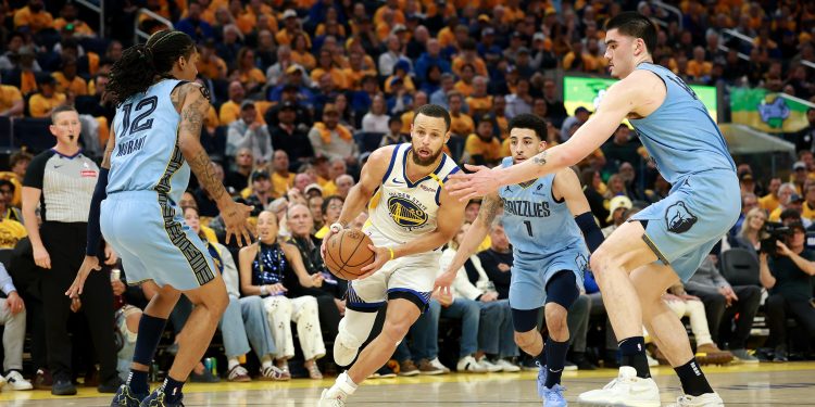 NBA L2M revela que los árbitros hicieron 4 llamadas incorrectas durante la victoria de juego de los Warriors contra los Grizzlies