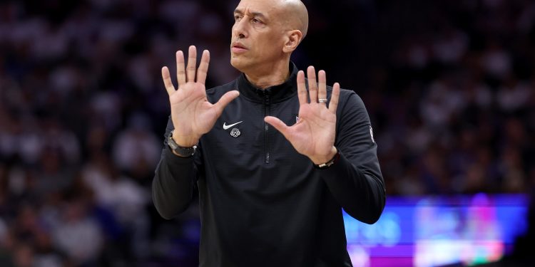 Según los informes, Doug Christie 'bien posicionado' para mantener el trabajo de Kings HC después de la pérdida de la NBA