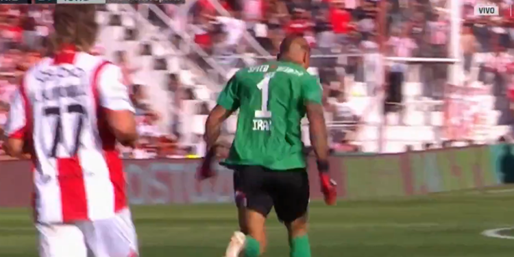 Video: increíble blooper de un ex Unión en la victoria de Instituto sobre Riestra