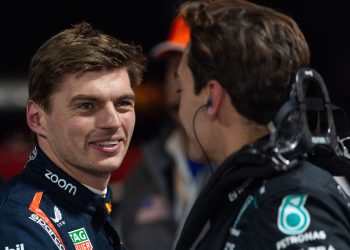 La firma de Mercedes Max Verstappen sería «totalmente comprensible», dice George Russell