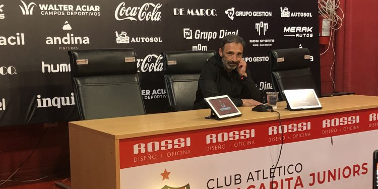 Azconzábal habló de la actualidad de Colón y destacó a los juveniles Sabaleros