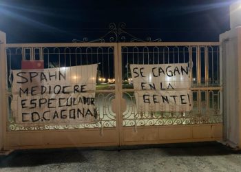 Aparecieron banderas en el predio Casasol