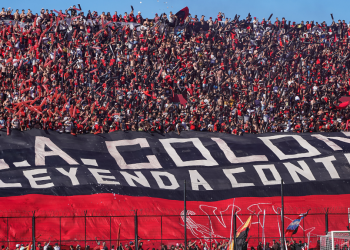 Los hinchas de Colón hicieron viral una foto retro