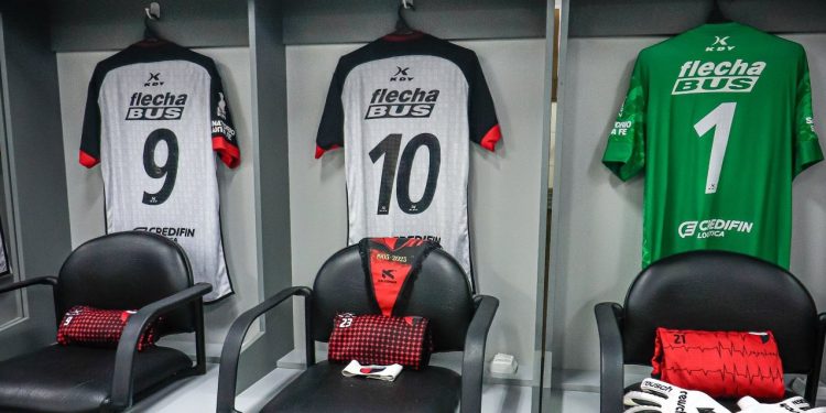 Con ausencias notorias, Colón dio la lista de viajeros