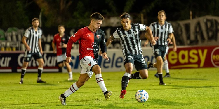 Colón cierra el domingo fuera de la zona de Reducido