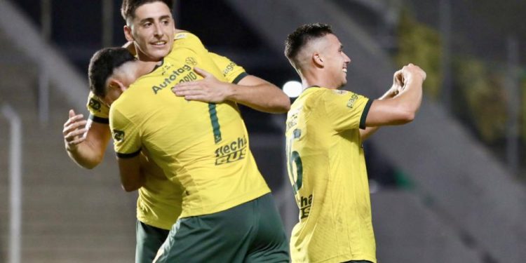 Defensa y Justicia visita a Cerro Largo por Copa Sudamericana