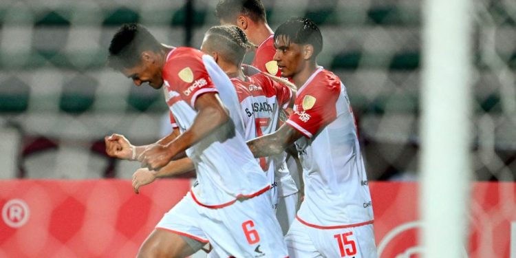 Debut triunfal de Estudiantes en Venezuela por la Libertadores 
