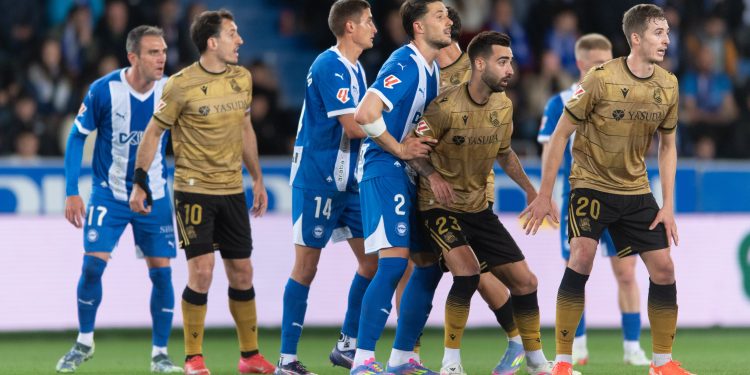 Garcés se destaca en Alavés y los hinchas le toman cariño