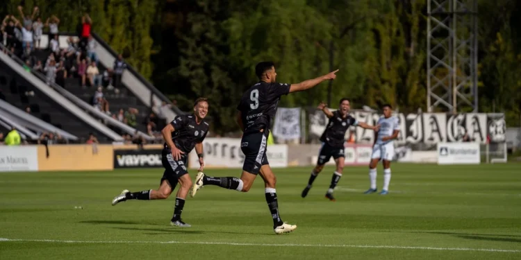 Ganó Gimnasia de Mendoza que le sacó cinco puntos a Colón en la tabla