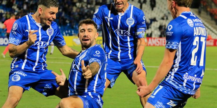 Godoy Cruz rescató un empate ante Gremio en Mendoza