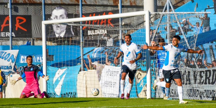 Estudiantes de Río Cuarto recibirá a Colón de capa caída