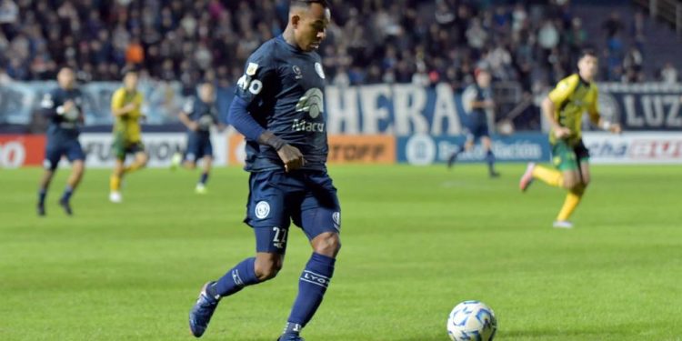 Independiente Rivadavia consiguió un triunfo clave ante Aldosivi