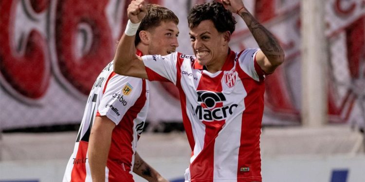 Instituto goleó a Deportivo Madryn y avanzó en la Copa Argentina
