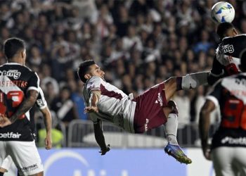 Lanús empató ante Vasco da Gama en Brasil y sigue arriba