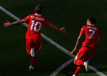 Liverpool bailó a Tottenham y se consagró campeón de la Premier League
