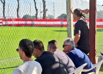 Bajo la mirada de Madelón y con Vazzoler en el banco, empató la reserva de Unión