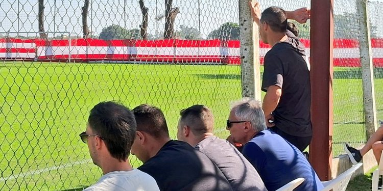 Bajo la mirada de Madelón y con Vazzoler en el banco, empató la reserva de Unión