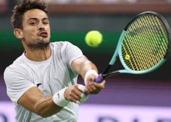 Navone debutó con victoria en Bucarest