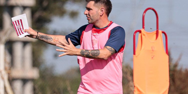 Vazzoler define los concentrados para el duelo ante Newell’s