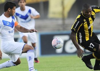 El Vélez de Barros Schelotto pone primera contra Peñarol