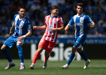 Otro gran partido de Garcés: esta vez ante Julián Álvarez y compañía