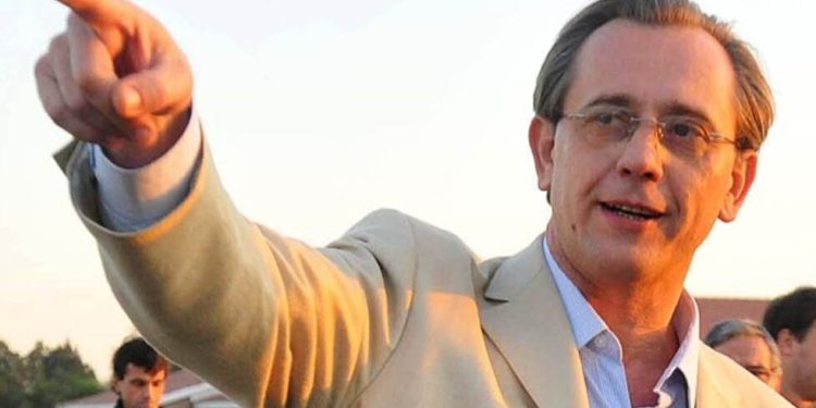 «El club está paralizado, estancado, con viejas ideas que retroceden»