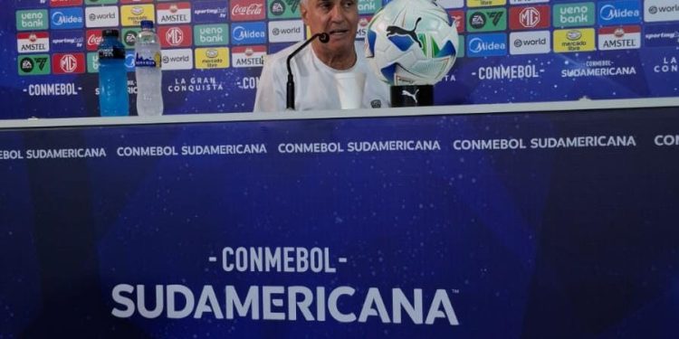 «Le pido por favor a los hinchas que se sientan respaldados»