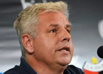 Problemas en Colón: ¿Hubo una o dos renuncias en la Comisión Directiva?