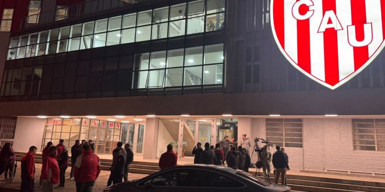 Se cerraron los comicios en Unión: arrancó el recuento de votos