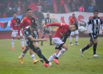 ST: Colón y Estudiantes (BA) empatan 0 a 0 en Santa Fe
